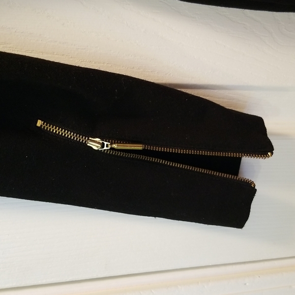 Elegant Little Black Dress - Picture 12 of 15